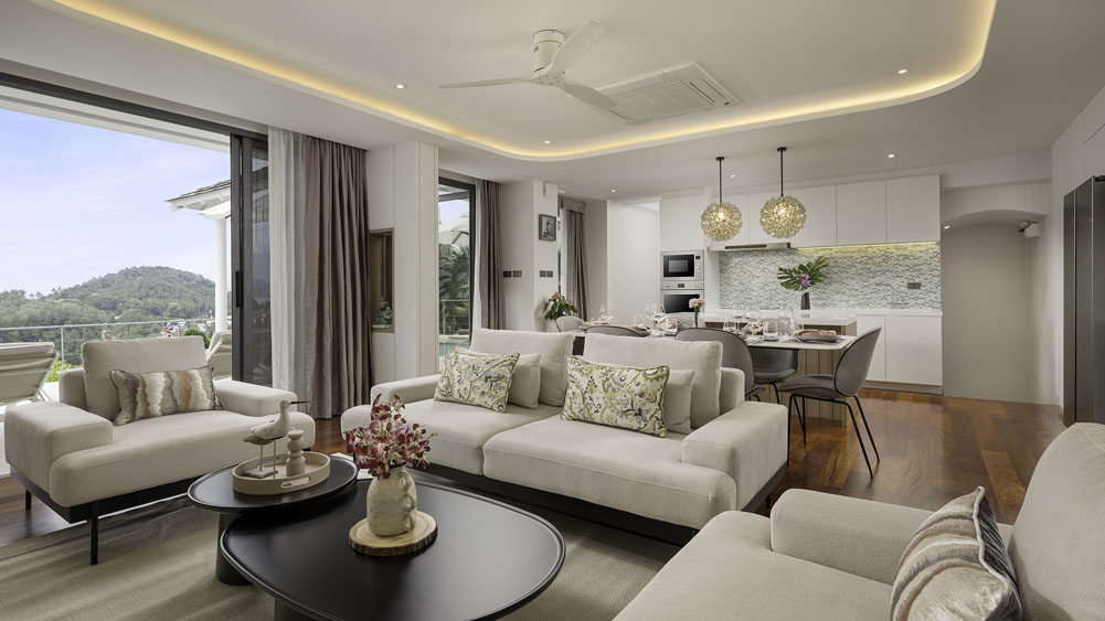 Surin Seaview Villa - Restful living area